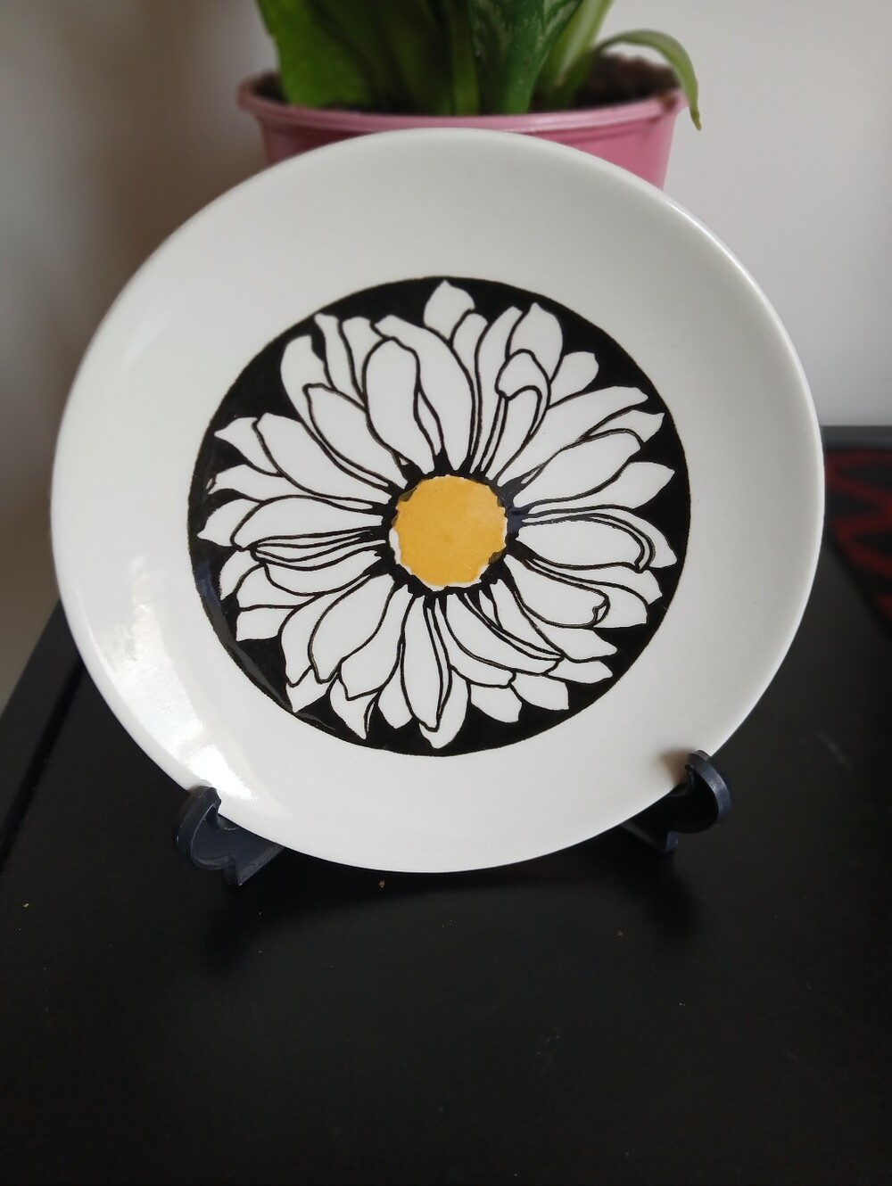 Vintage Royal Ironstone Daisy Plate- 7.5"